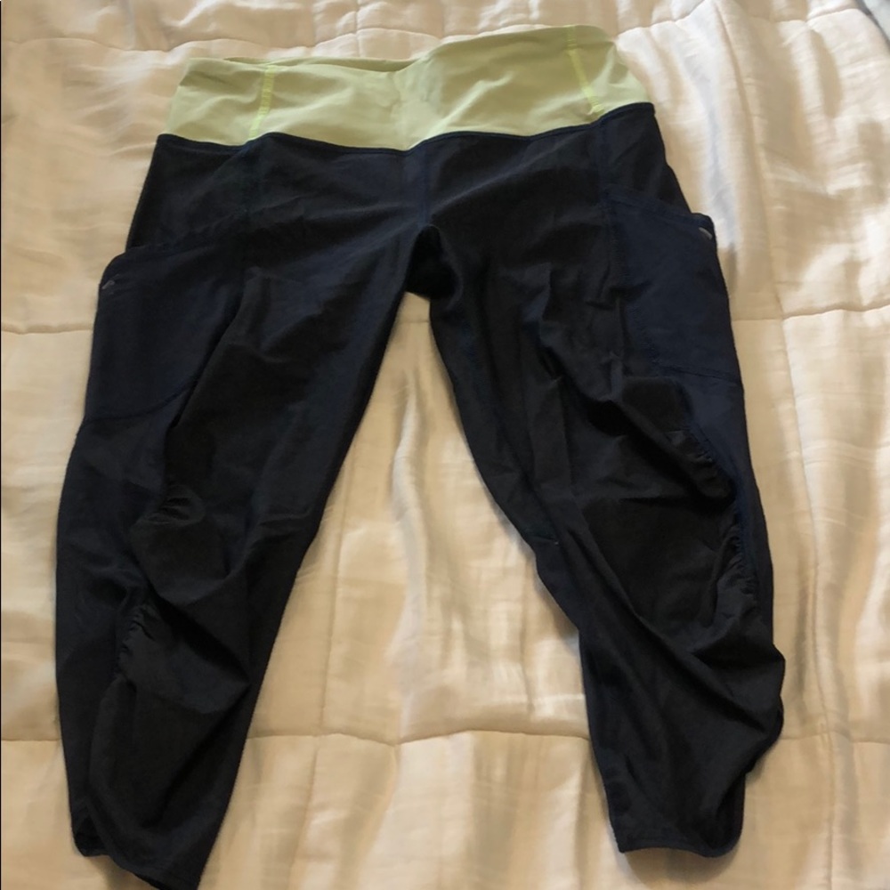 Cropped lulu lemon navy leggings
